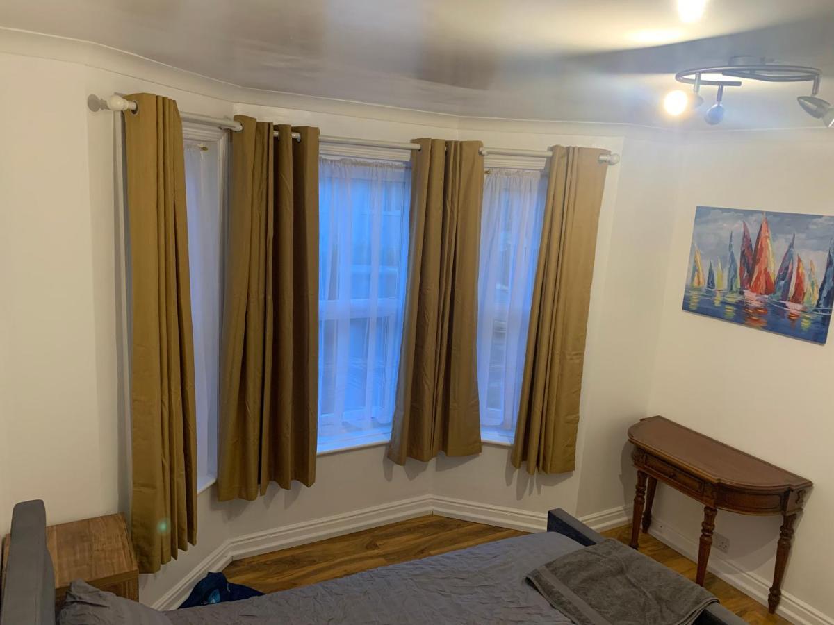 Fantastic Villa Bournemouth - Spa, Parking, Garden 外观 照片
