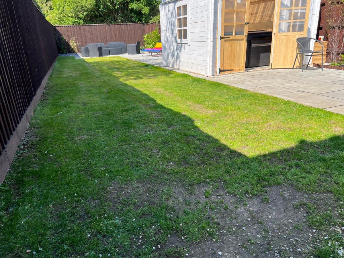 Fantastic Villa Bournemouth - Spa, Parking, Garden 外观 照片